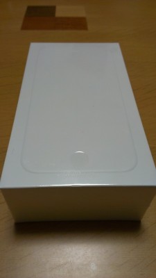 iPhone6 シンプルな外箱